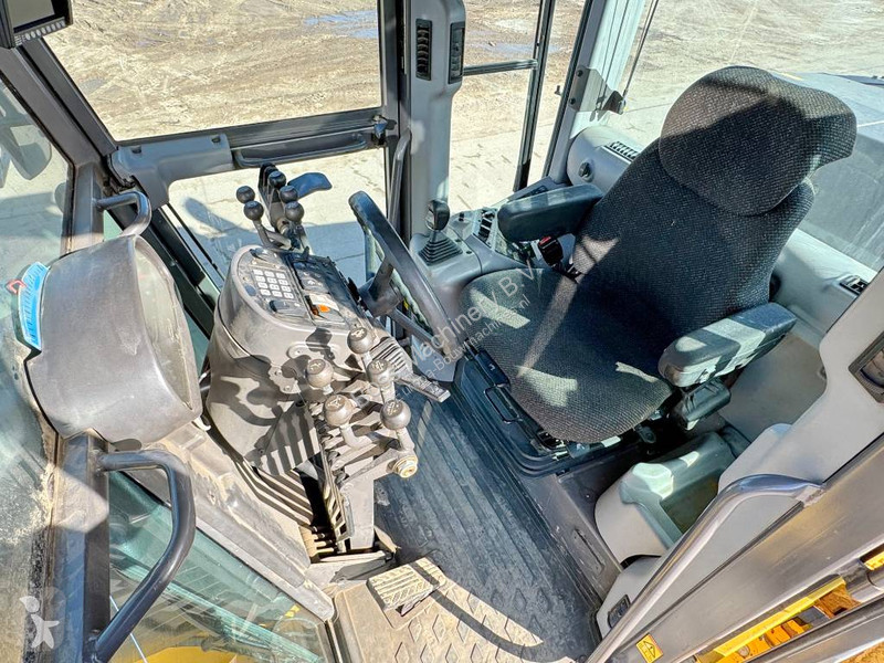 Grader Volvo B - 4.90 Meter Blade / Backup Camera