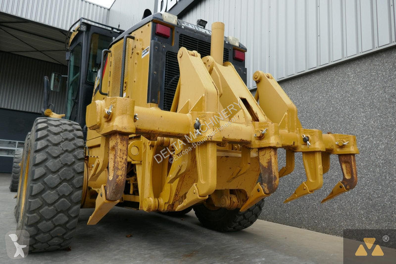 Grejder Caterpillar 140M
