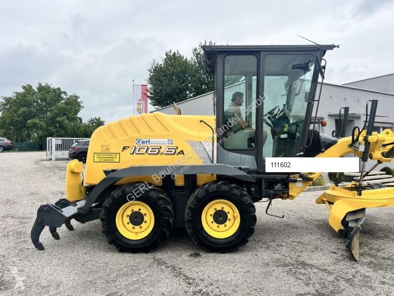Vägskrapa New Holland F 106.6 A