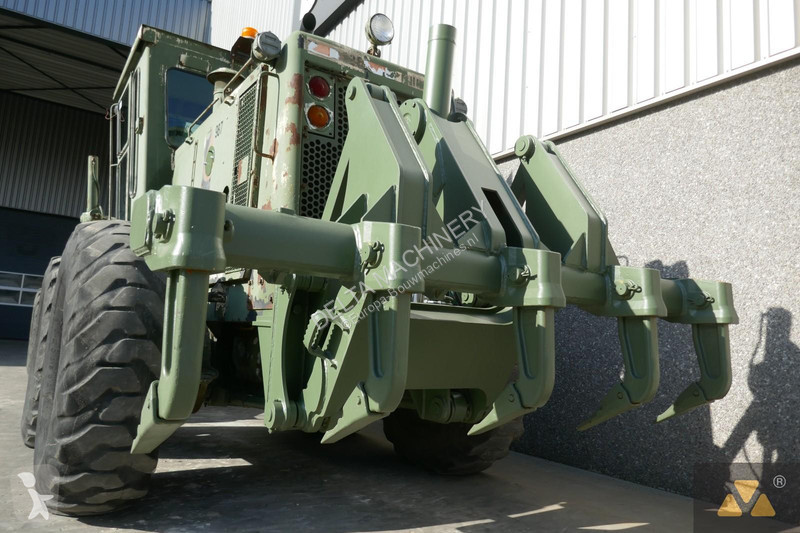 Грейдер Caterpillar Ex-army