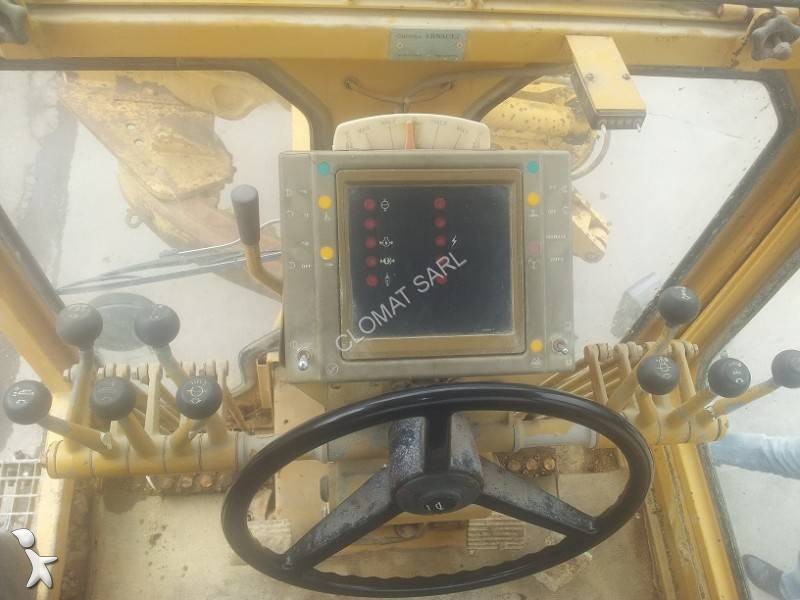 Grader Caterpillar
