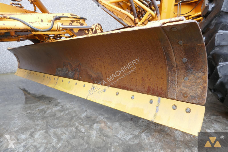Grader Mitsubishi MG300