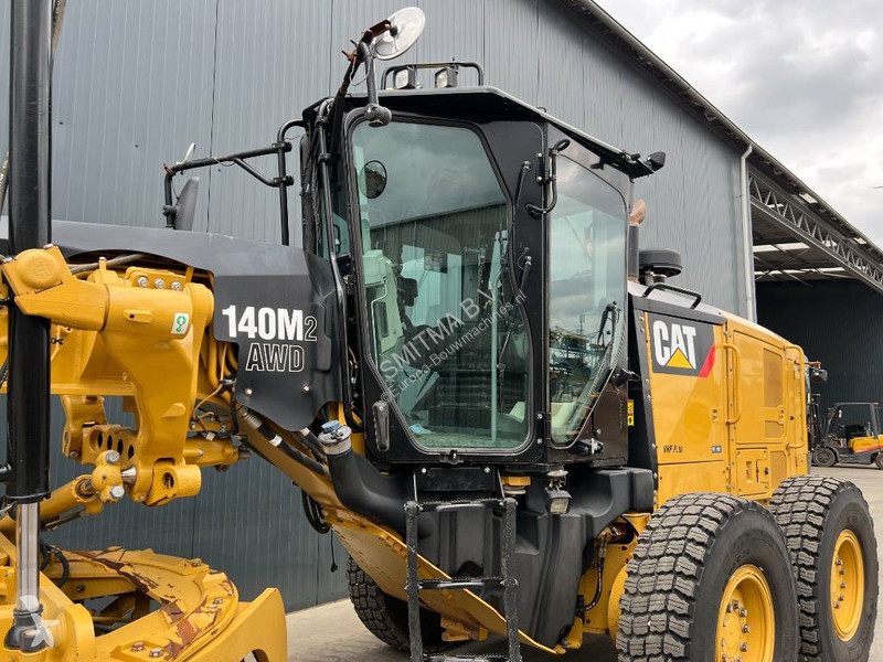 Grejder Caterpillar 140M2