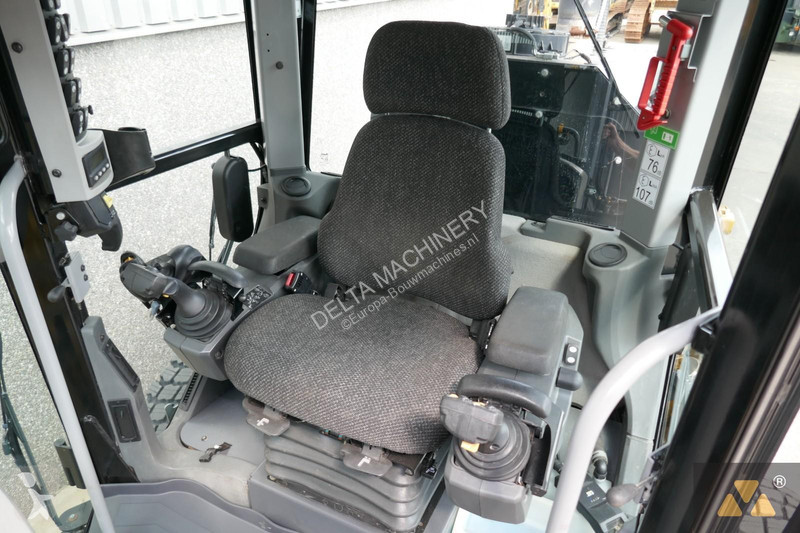 ممهدة طرق Caterpillar 2 AWD