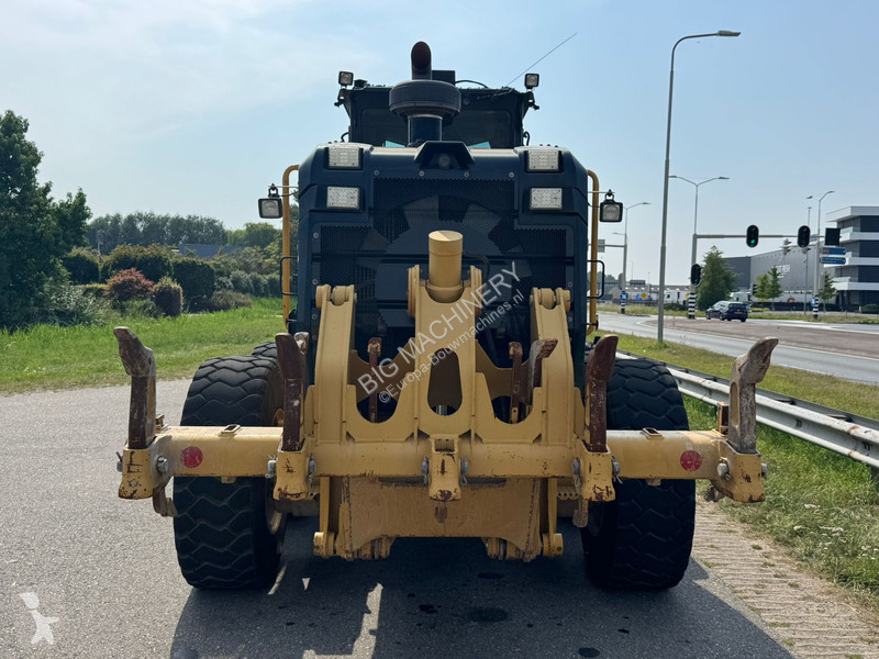 ممهدة طرق Caterpillar 3