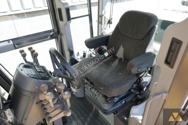 Grader Volvo AWD