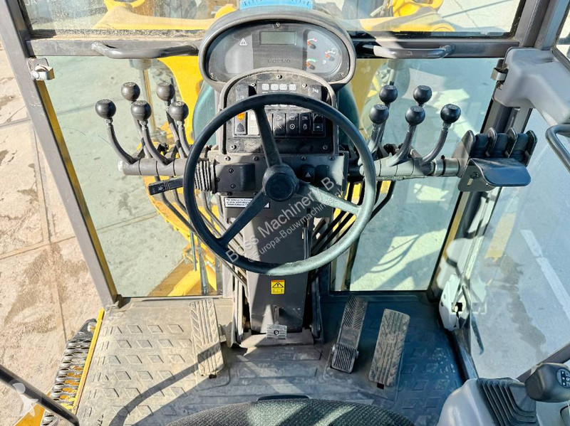 Grader Volvo B - 4.90 Meter Blade / Backup Camera