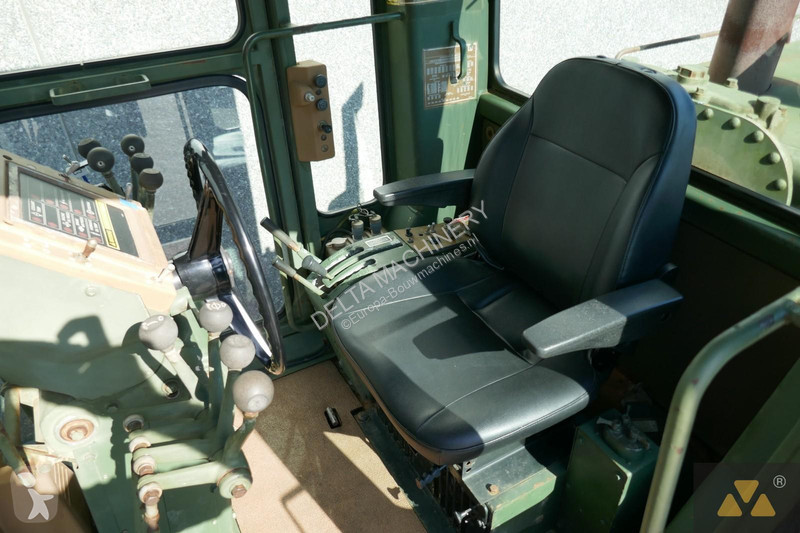 Grejder Caterpillar Ex-army