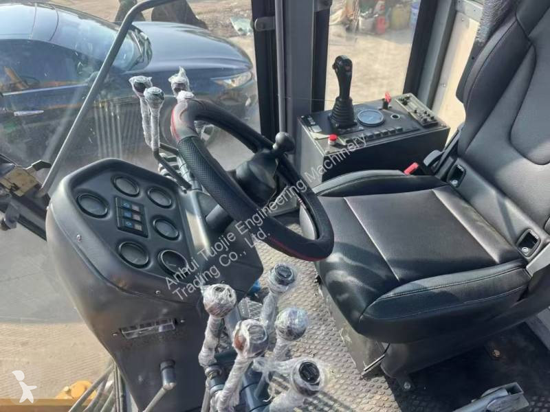 Grejder XCMG GR2153