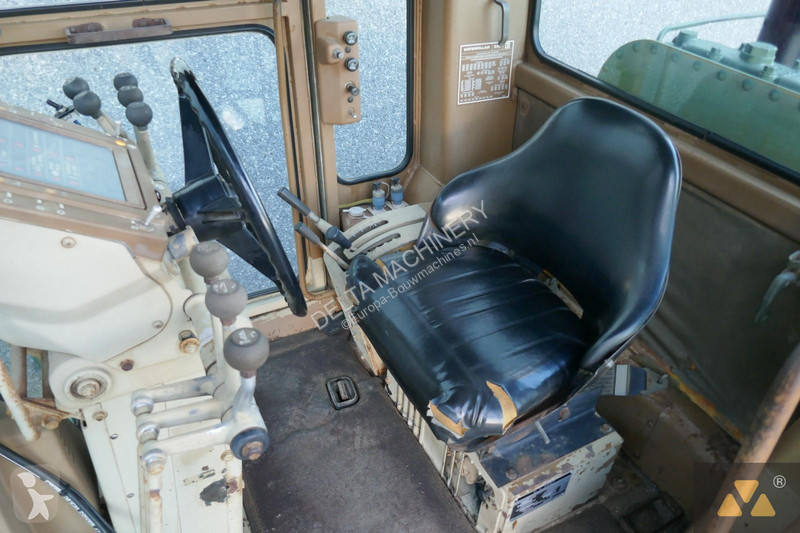 Grejder Caterpillar Ex-army