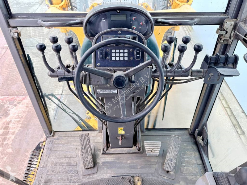 Niveladora Volvo - 4.88m Blade / 3 Tine Ripper...