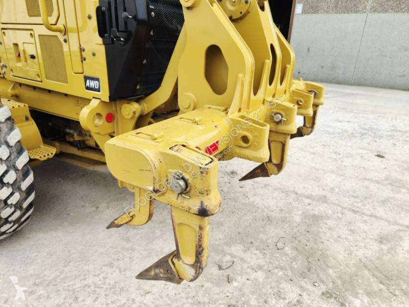 Grejder Caterpillar 140 AWD