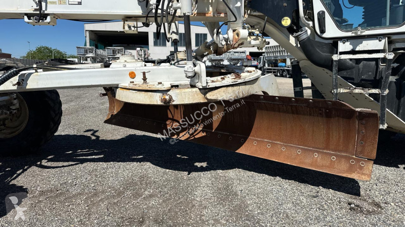 Grejder Caterpillar 120M2