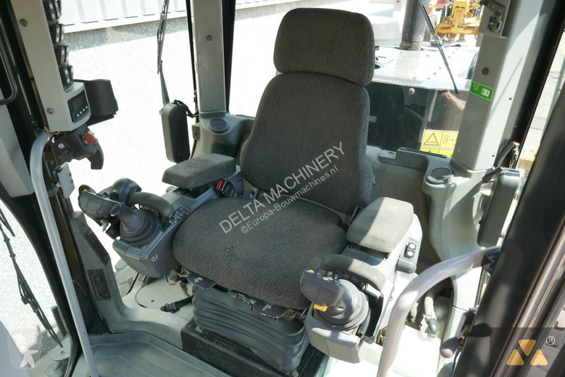 Grejder Caterpillar 160M