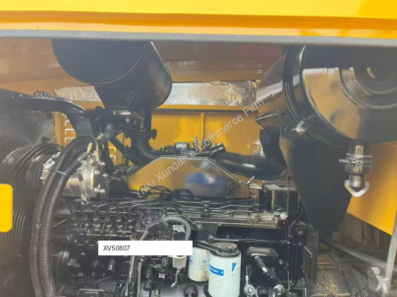 Grejder XCMG GR2153