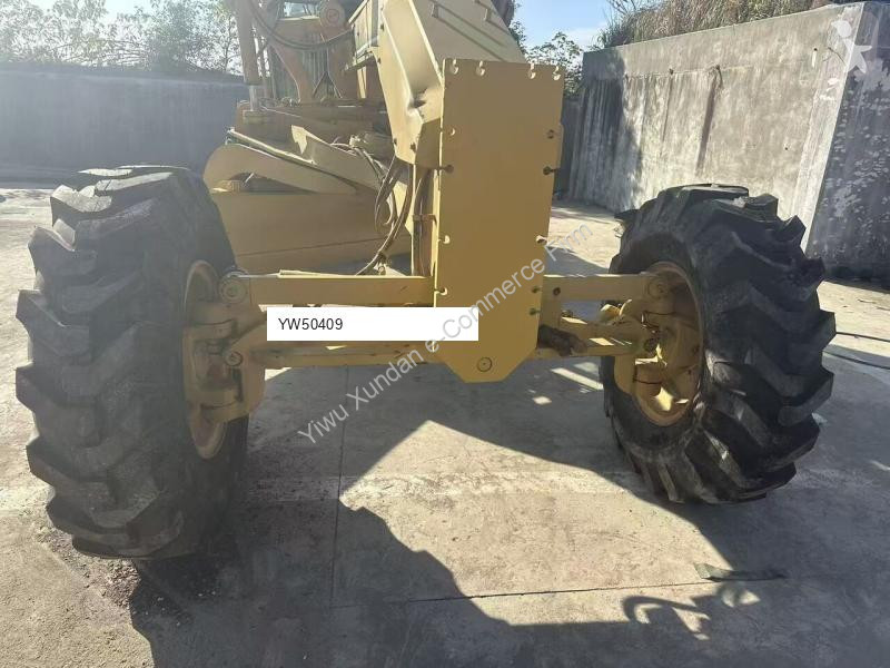 Grejder Caterpillar