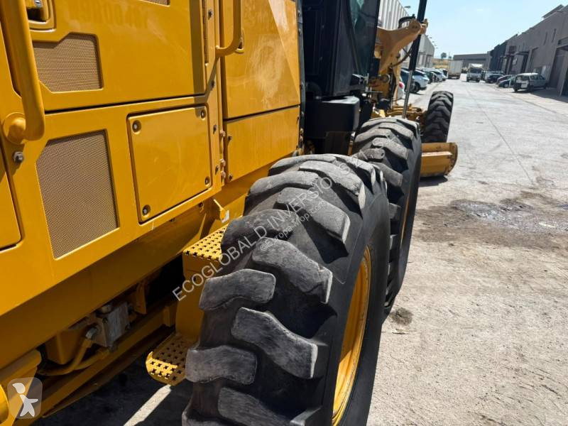 ممهدة طرق Caterpillar 12M3 AWD