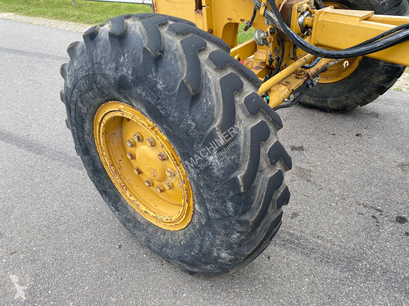 Grejder Caterpillar 140M