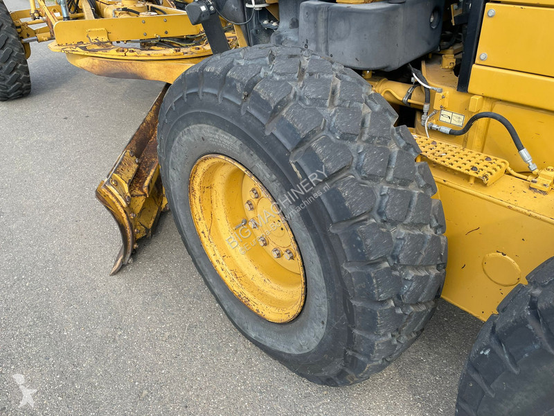 Niveladora Caterpillar