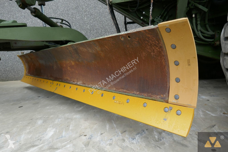 Grejdr Caterpillar Ex-army