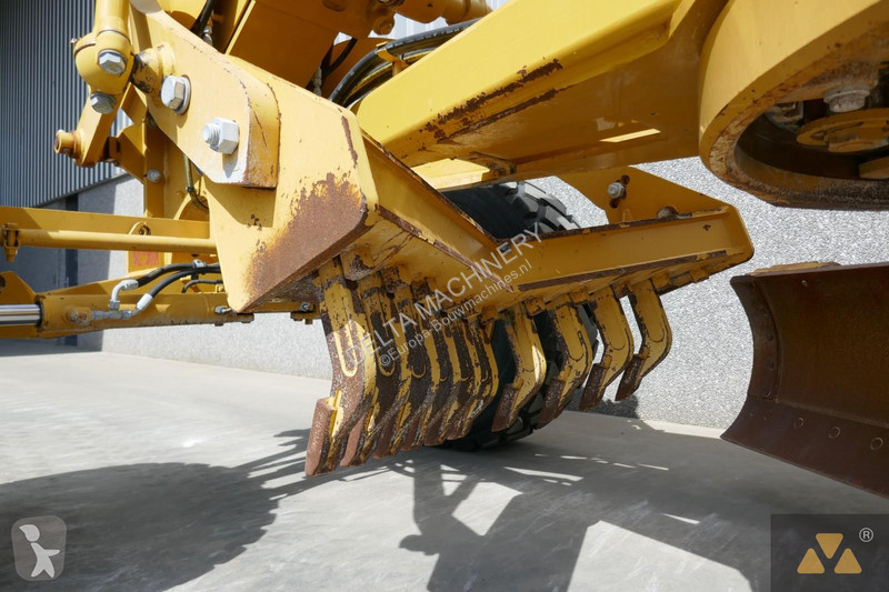 Grader Caterpillar 3