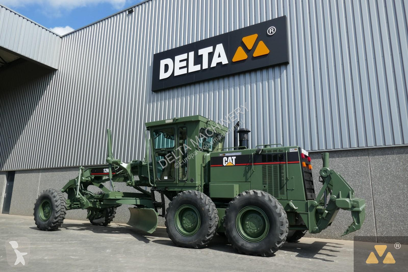 Niveladora Caterpillar Ex-military