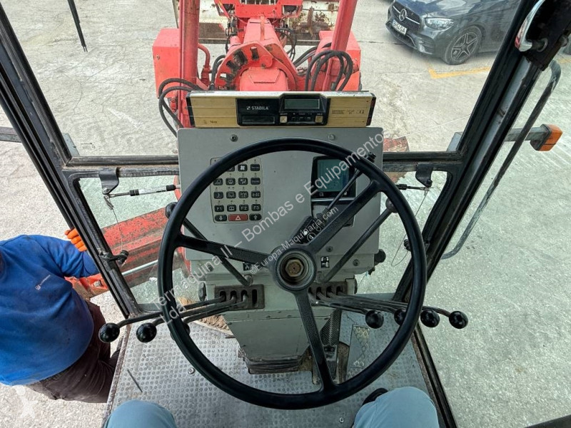 Niveladora  F 106