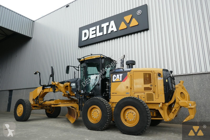 ممهدة طرق Caterpillar 2 AWD