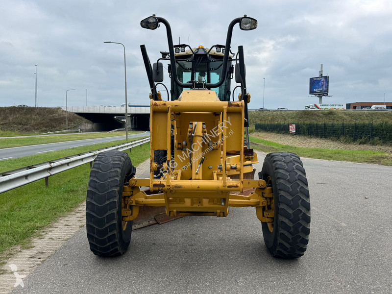 Grejder Caterpillar 140M