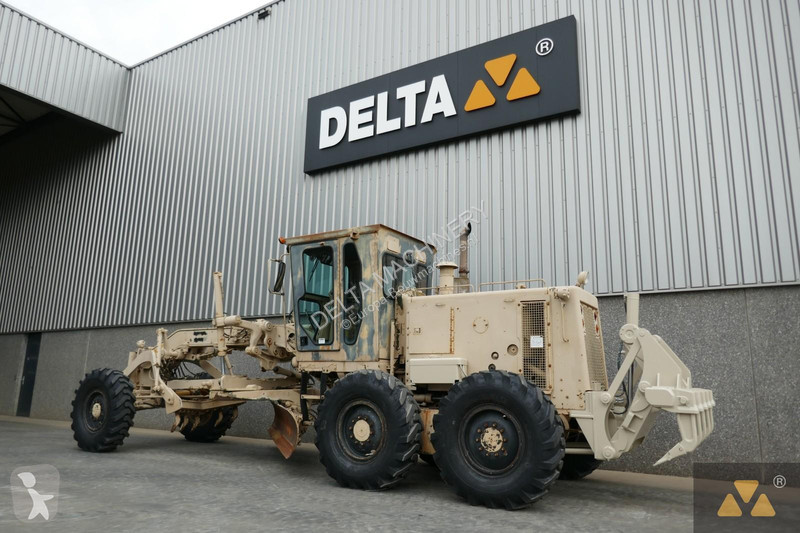 Grejder Caterpillar Ex-army