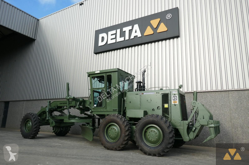 Grejder Caterpillar Ex-army