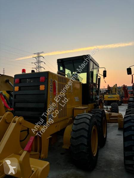 Grejder Caterpillar 140K