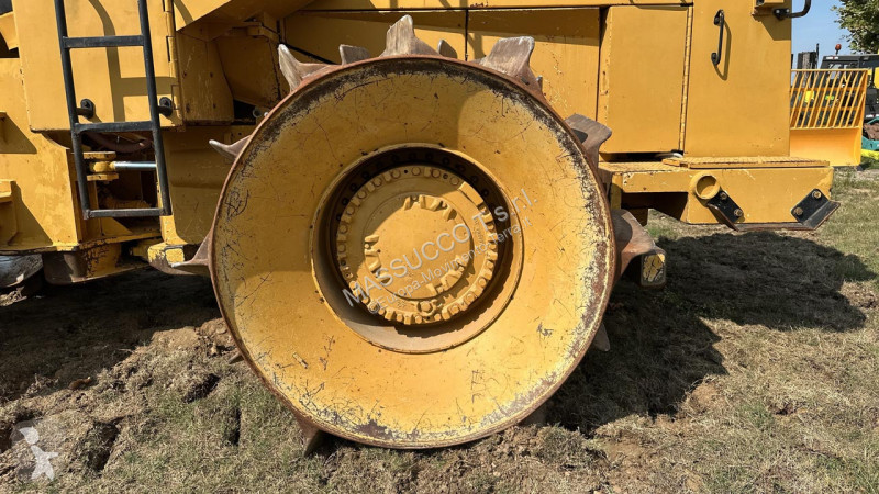 Grejder Caterpillar 826C