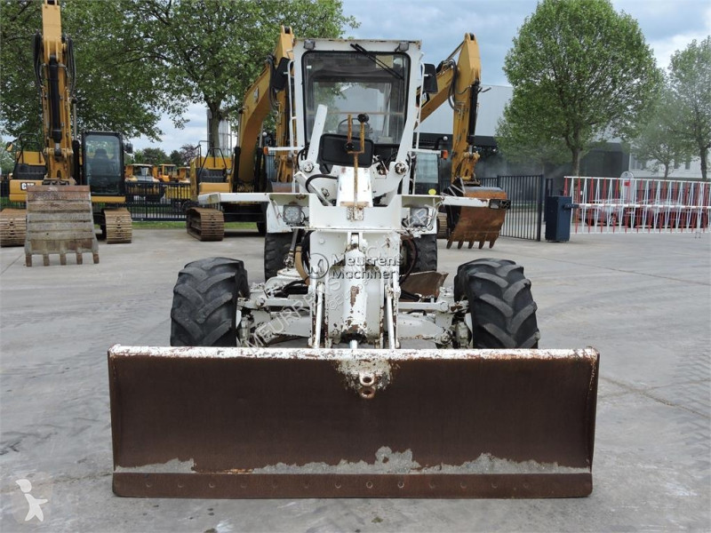 Grejder  F106A