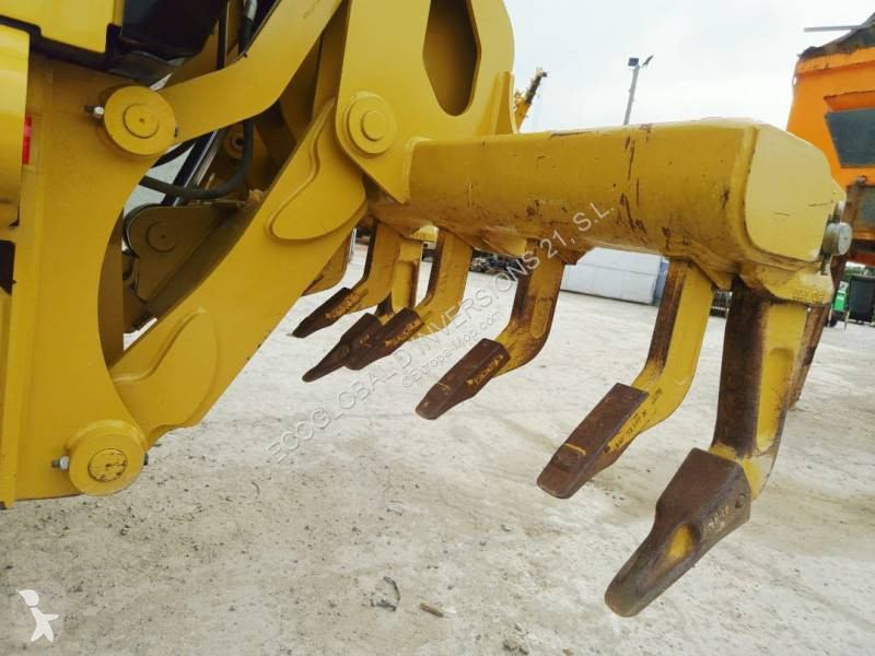 Grejder Caterpillar 140 AWD