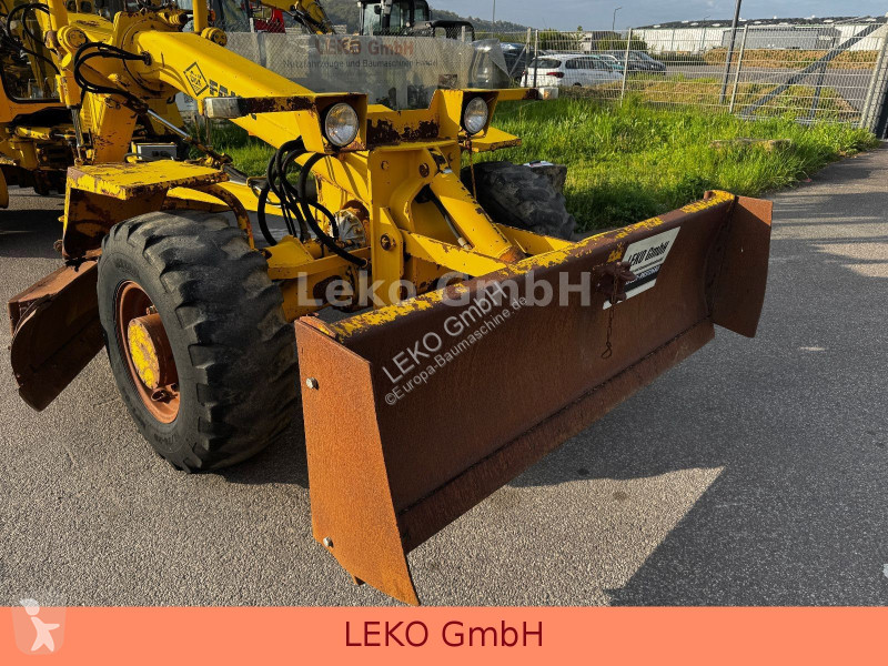 ممهدة طرق O&K A 6x6