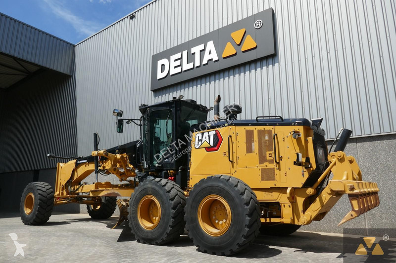 Grejder Caterpillar 14