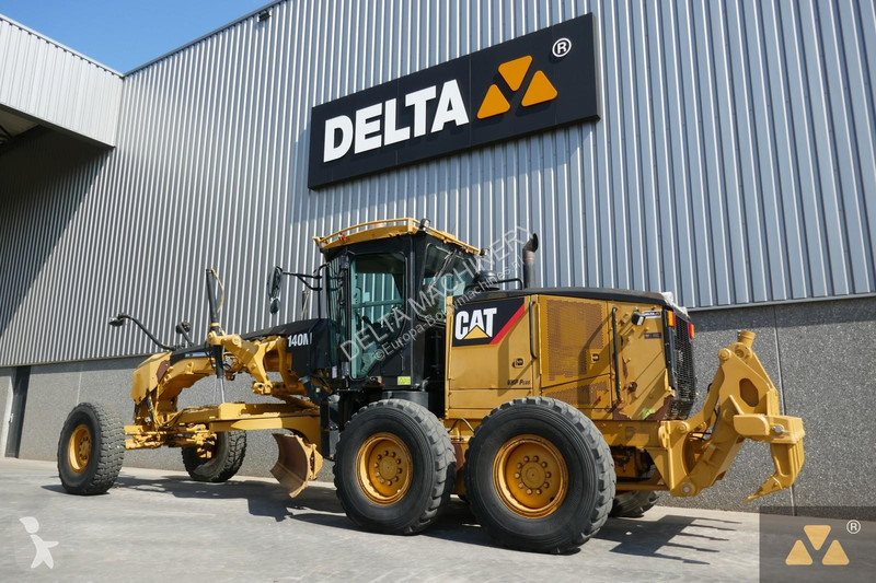 Grejder Caterpillar 140M