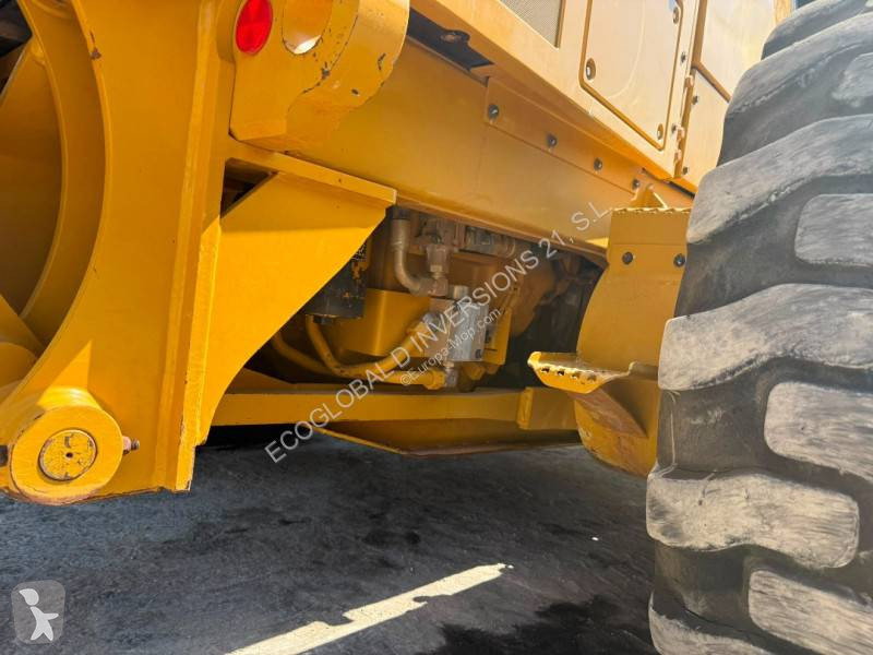 ممهدة طرق Caterpillar 12M3 AWD