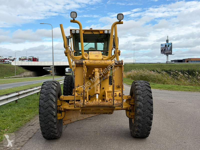 Грейдер Caterpillar