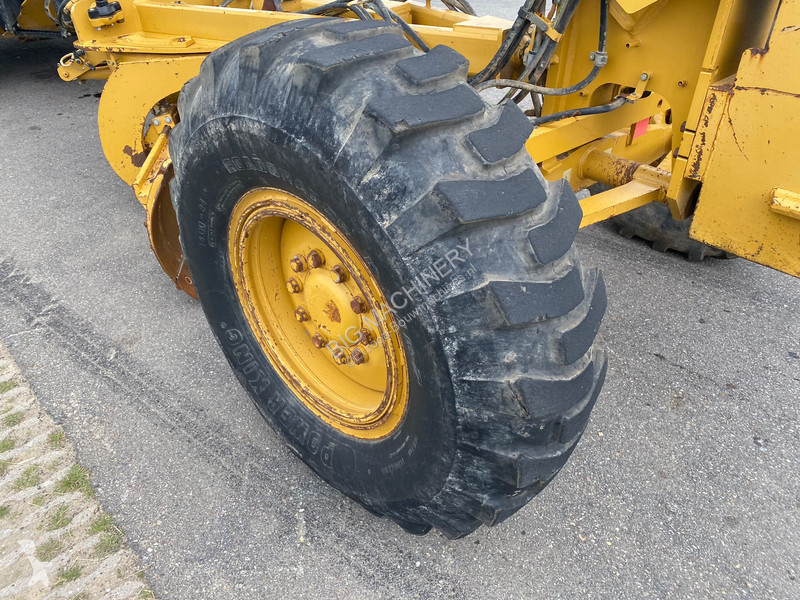 Grejder Caterpillar 140M