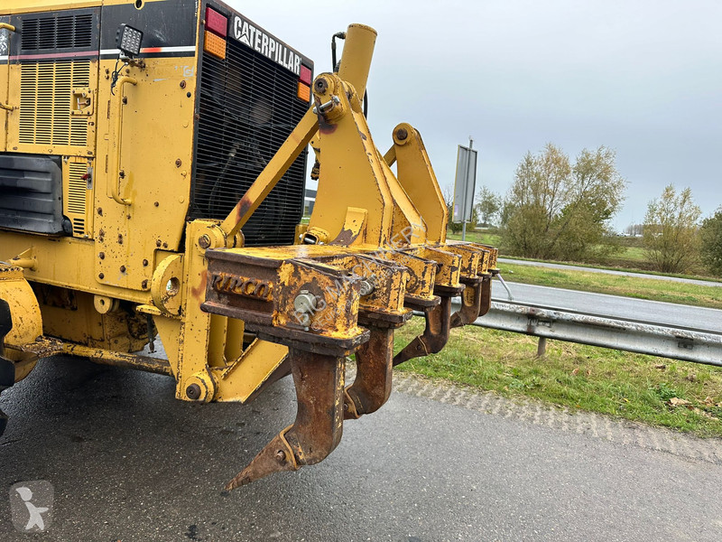 Grader Caterpillar