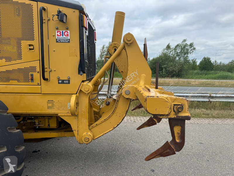Niveladora Caterpillar