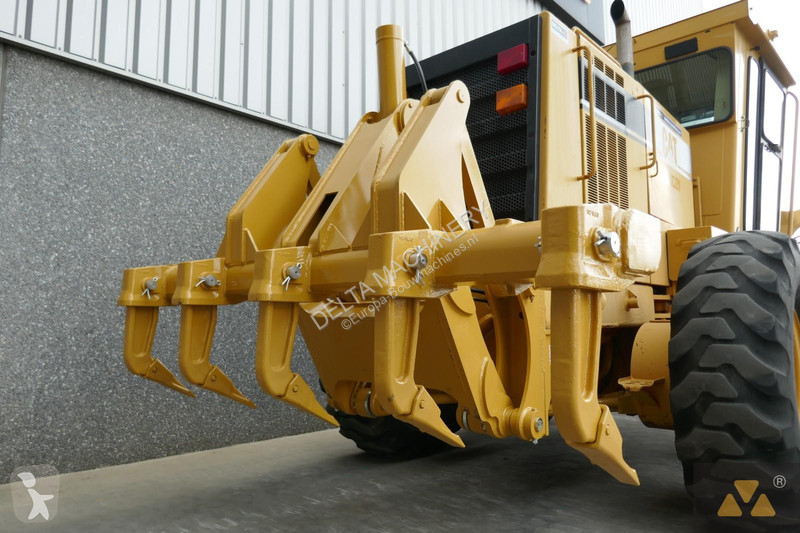 Grader Caterpillar