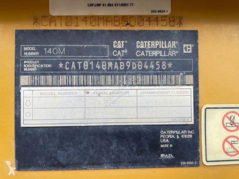 Grejder Caterpillar 140M