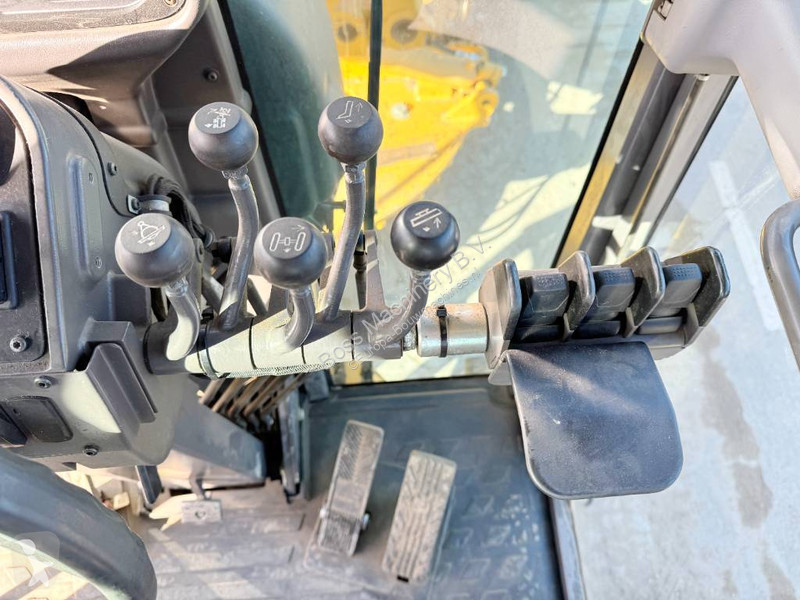 Grader Volvo B - 4.90 Meter Blade / Backup Camera