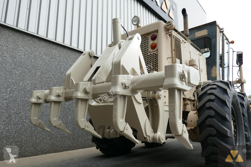 Grejder Caterpillar Ex-army