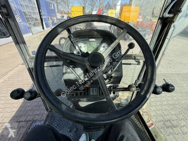 Niveladora New Holland F106.6A alrrad 6x6...