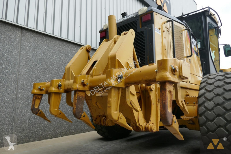 Grejder Caterpillar 140M