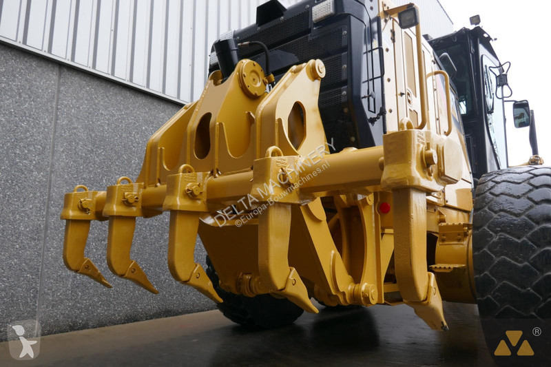 Грейдер Caterpillar 140M3